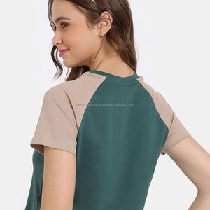 Camiseta gráfica recortada personalizada de Nardon Apparel para mujer, camisetas cortas de algodón blanco con decoración de botones para el verano - Product Image 2