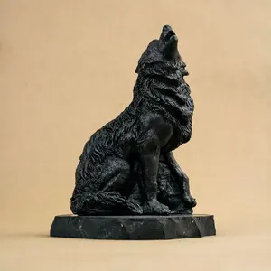 Figura de lobo de shungita - Product Image 2