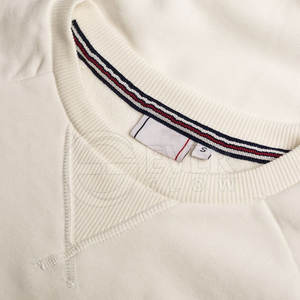 Nouvelle usine de sweat-shirt en coton de couleur unie avec logo personnalisé vente en gros de sweat-shirt à col rond pour hommes top ventes - Product Image 4