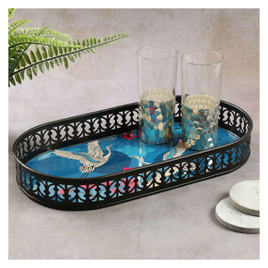 Plateau de service en tôle avec finition nickelée Design de fleurs en forme de rectangle de haute qualité pour servir dans les hôtels - Product Image 2