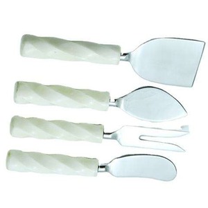 Ensemble de fromage en acrylique blanc et acier inoxydable Articles de service en métal de qualité alimentaire pour la cuisine à domicile pour les hôtels et les salles à manger - Product Image 1