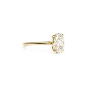 Anillo artesanal con diamante de corte ovalado de 2 quilates D-F VVS1-VS2, diamante cultivado en laboratorio en oro amarillo de 14K o 18K para uso diario o como regalo de aniversario. - Product Image 2