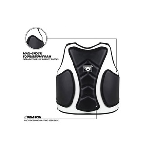 Almohadilla de pecho de boxeo de cuero con logotipo personalizado de alta calidad Muay Thai Chest de Rukhmal Sports - Product Image 5
