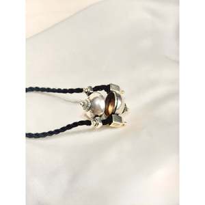 Colgante Lingam de Plata 925 Hecho a Mano con Cordón Ajustable, Colgante o Amuleto con Patrón de Cruz y Números de Estilo Religioso en Oro Rosa - Product Image 2