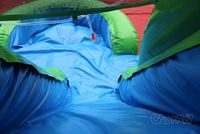 Parcours aquatique double avec château gonflable, parc d'attractions, parcours de roues, château gonflable de fête foraine, location promotionnelle pour événements, équipement d'escalade commercial