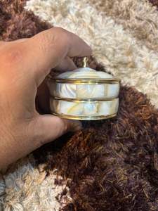 Boîte de rangement pour bijoux en nacre et laiton noir et blanc pour bagues, colliers et cosmétiques - Capacité 0-1L - Product Image 5