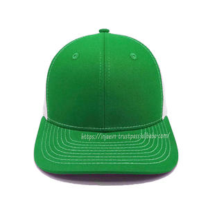 Sombrero de camionero verde liso, parte trasera de malla, forma 6606, logotipo personalizado, bordado, gorras deportivas de alta calidad, sombreros de fabricante de Vietnam - Product Image 1