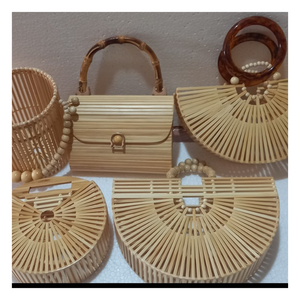 Bolso de bambú hecho a mano de moda, ecológico, transpirable, ligero, Gran accesorio para ropa de resort, estilo de playa o verano - Product Image 1