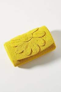 Porte-monnaie élégant brodé avec des motifs uniques - Product Image 2