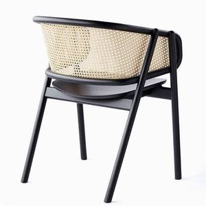 Chaise de salle à manger Kane Arm, design moderne, en teck massif avec rotin, fabrication de haute qualité, confortable pour l'intérieur et l'extérieur. - Product Image 2