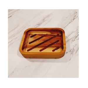 Porte-savon moderne en bambou fait à la main, écologique, pour le comptoir de la salle de bain, avec design de drainage, disponible chez Worldwide Supply - Product Image 3