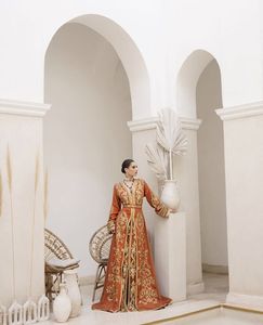 HERMOSO VESTIDO 3D BORDADO A MANO EN IMPRESIONANTE COLOR NARANJA CAFTÁN Y VELO CON PIEDRA EMBELLECEDADA, TRABAJO DABKA PARA Boda = 2025 - Product Image 2