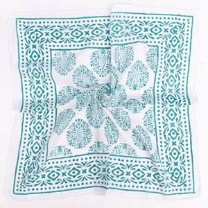 ผ้าพันคอผ้าฝ้ายพิมพ์ลายดอกไม้คุณภาพพรีเมียม ผ้าพันคอทรงสี่เหลี่ยม แฟชั่นสำหรับทุกเพศ ใช้พันศีรษะ ผ้าคลุมหน้า  รับออกแบบลายตามสั่ง - Product Image 4