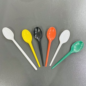 Nuevo estilo 2025 proveedor impreso personalizado cucharas de plástico desechables de mango corto/largo para fiesta restaurante cuchara de sopa roja rápida - Product Image 1