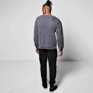 Sweat-shirt élégant à col rond pour homme lavé à l'acide avec un design moderne et un tissu doux pour un confort et un style qui durent toute la journée - Product Image 5