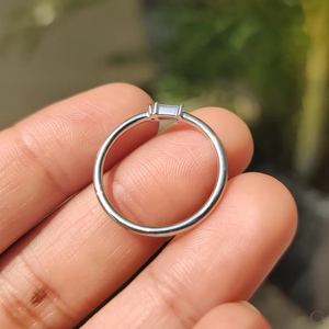 แหวนเพชรทรงบาแก็ตต์ทองคำขาวแท้ 14K 18K สไตล์มินิมอล สำหรับใส่ทุกวัน แหวนหมั้น แหวนสัญญา สำหรับผู้หญิง ดีไซน์โดดเด่น ราคาขายส่ง - Product Image 5