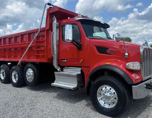 El mejor!! Camión Volquete Usado 2021 2022 Peterbilt 567 de Tres Ejes, 510HP, Automático de 6 Velocidades - Product Image 3