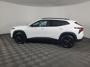 LIMPIO 2024 C H e V R o L E T Trax Activ FWD - Product Image 4