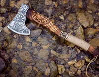 Hacha Vikinga con Runas Grabadas a Mano, Regalo Personalizado, Hacha Vikinga de Acero al Carbono Forjado, Hacha Pequeña con Funda de Cuero Genuino
