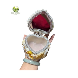 Boîte de rangement artisanale pour bijoux en coquillages, artisanat de coquillages, étui avec perle et papillon, souvenir côtier - Product Image 2