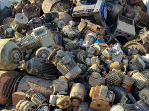 Vente en gros de moteurs électriques d'occasion Moteurs électriques jetés au rebut dans un recyclage de ferraille Accessoires de moteurs électriques - Product Image 5