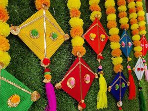 Cerf-volant en laine coloré de fleurs de souci artificielles faites à la main pour les mariages, les festivals et la décoration de la maison - Product Image 5