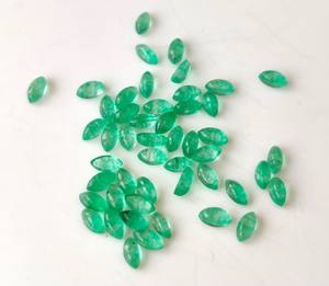 Cabujón de Cuarzo Esmeralda Natural de Alta Calidad 2x4mm-15x20mm, Verde, para Fabricación de Joyas, Venta al por Mayor, Parte Posterior Plana, Efecto de Color - Product Image 3