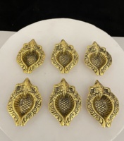 Nouvel Arrivage : Diya Indien Ganesh Fait Main, Gravé, Plaqué Or Moderne, Deepak pour la Décoration de la Maison et du Temple, Diwali
