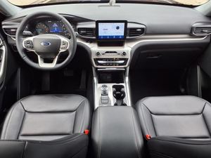 2023 F-ord Explorer XLT AWD - Product Image 2