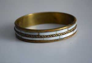 Conjunto de Brazaletes Redondos de Nácar con Diseño Único, Brazalete de Moda con Corte de Corazón para Mujer, Joyería Hecha a Mano para Regalo - Product Image 4