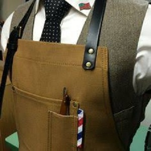 Tabliers de cape de salon de coiffure de coiffeur en polyester imperméable de beauté personnalisés pour la coupe de cheveux professionnelle - Product Image 2