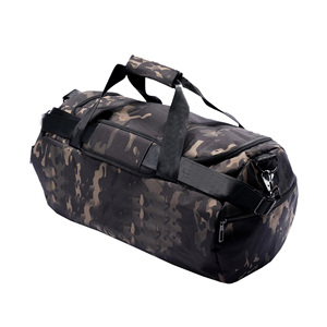 Bolsa deportiva unisex con logotipo personalizado impreso, bolsa de gimnasio impermeable de poliéster para uso informal al aire libre y otros deportes - Product Image 1