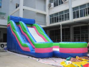 Toboggan gonflable pour utilisation à sec et à l'eau - Product Image 1