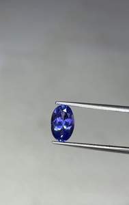 Pierre précieuse en Tanzanite naturelle de haute qualité avec une finition lisse et une coupe ovale, tendance pour les applications de bijoux de luxe, provenance d'Inde - Product Image 3