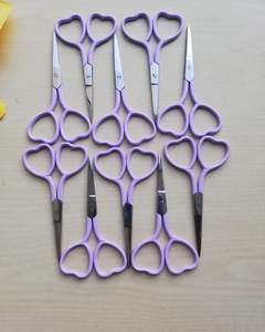 Ciseaux de manucure professionnels en acier inoxydable rose, outils de couture personnalisés avec broderie pour la coupe de fil, fournisseur direct - Product Image 4