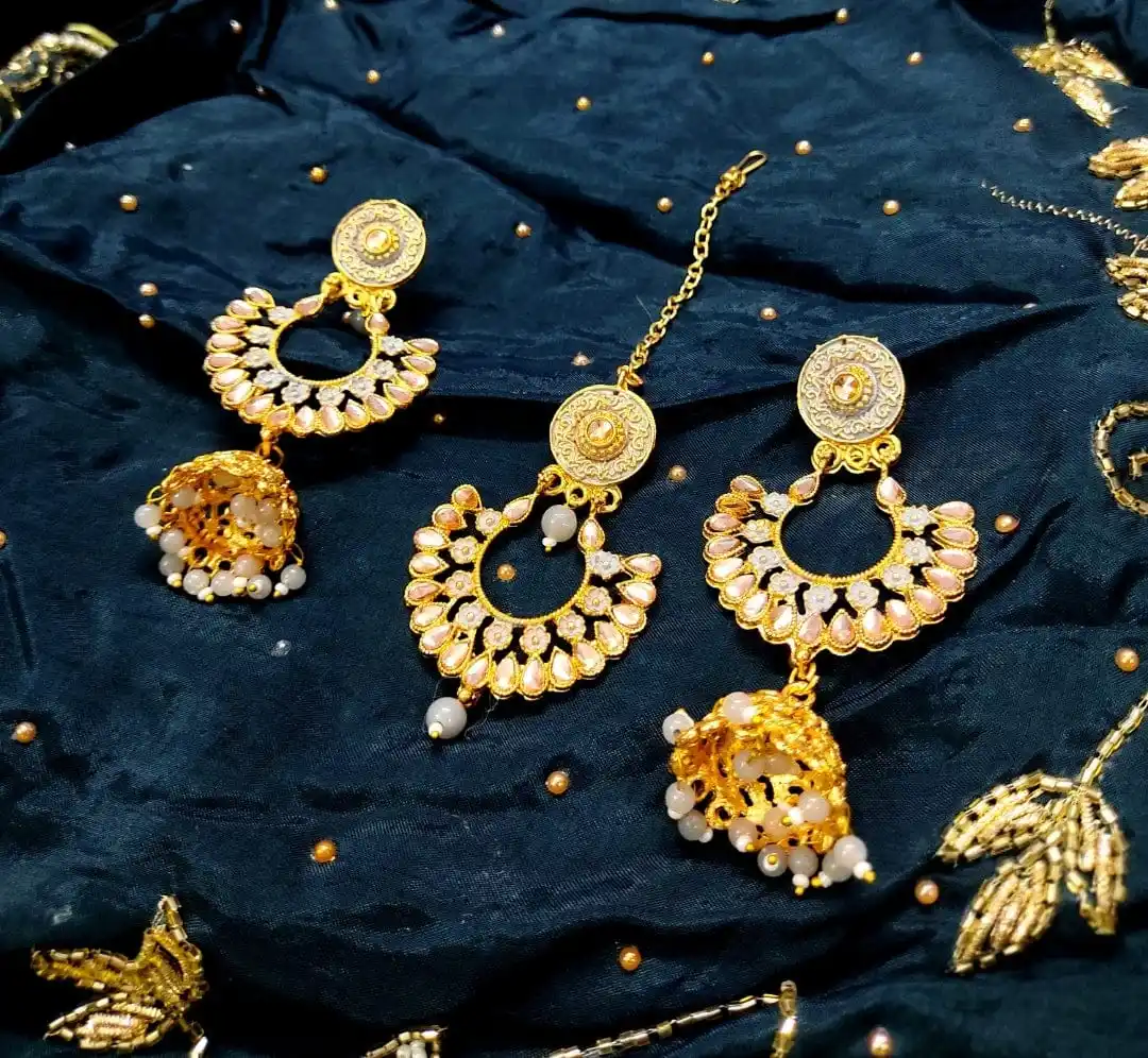 Kundan Chandbali Jhumka & Teeka Set Grey Pearls Jewelry Handmade Mehendi jewelry Designer Earrings at Wholesale Factory Prices