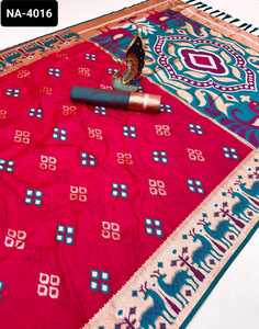 Vêtements ethniques indiens Saree fantaisie en soie douce avec Ikkat Weawing Design Zari Weawing Meenakari Rich pallu avec Zari Weaving Sari - Product Image 6