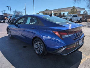 Usado 2024 H * yundai Elantra SEL - Product Image 3