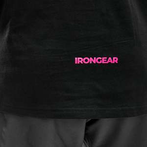 Camiseta Larga de Algodón Premium IRONGEAR Oversized con Estampado Sólido Negro/Rosa - Product Image 6