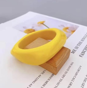 Ensemble de bracelets élégants en résine pour femmes, bijoux faits à la main, accessoires de mode ethniques modernes, cadeau, vente en gros, artisanat en résine - Product Image 1