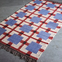 Tapis en laine et jute tissé à la main beige, bleu et rouge à bas prix |   Tapis moderne à poils plats, motif à carreaux texturé, tapis kilim lavable