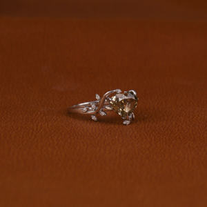 Anillo de Boda Chapado en Oro Blanco Sólido de 18KT, Piedra Lateral de Diamante Cultivado en Laboratorio, Diseño Personalizado, Estilo de Moda, IGI - Product Image 5