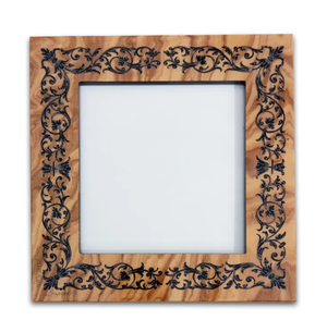 Marco de fotos de madera Premium con detalles de chipset pegados a mano y pulido a mano brillante - Product Image 5