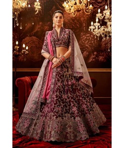 Lehengacholi เสื้อผ้าสำหรับเจ้าสาวในเทศกาลแต่งงานพิมพ์ลายสไตล์ปากีสถานพร้อมเลื่อม - Product Image 5