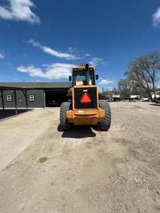 Cargador de ruedas 2000 Case 621C: Potencia de servicio pesado y confiabilidad probada - Product Image 2