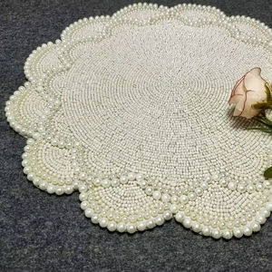 Ensemble de broderie artisanal écologique de luxe, sous-verres décoratifs de table personnalisables, sous-verres perlés résistants à la chaleur, sets de table pour la maison, mariage - Product Image 1