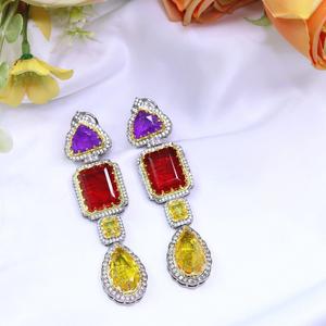 ต่างหูทองเหลืองชุบเงินประดับเพชร CZ ดีไซน์หรูหราทันสมัยสำหรับงานแต่งงานของผู้หญิง - Product Image 3