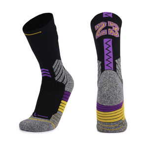 Calcetines de entrenamiento de baloncesto con número de equipo de élite de alta calidad, diseño de logotipo atlético con función antideslizante, parte inferior con patrón de letras - Product Image 5