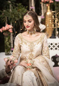 Robe de soirée Lehenga Choli en mousseline de soie acrylique de créateur avec de fines broderies pour femmes, longueur maxi, tenue ethnique indienne - Product Image 5