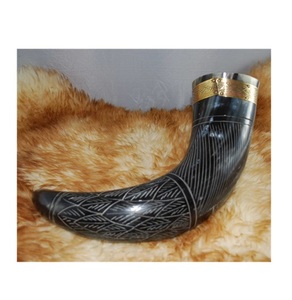 Corne à boire viking de qualité supérieure, personnalisée, naturelle, artisanale, écologique, polie, pour la maison, les restaurants et les hôtels, en provenance d'Inde. - Product Image 1